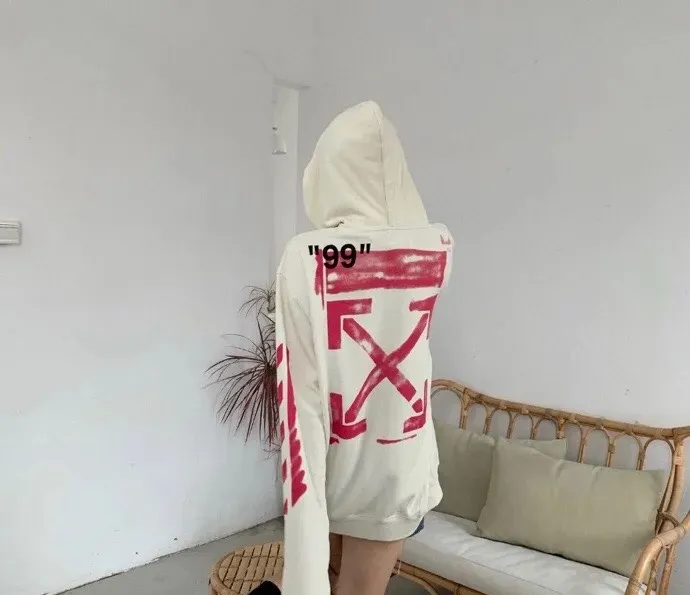 ♻️💯Upper body reference model picture❤️Top tested version OFF-WHITE (OW) 99 pink oil graffiti for men and women, pure cotton same style loose pullover hooded sweatshirt jacket zipper, professional handmade dot printing, delicate and full, strong color layering, breathable printing and not sticky! The gradient of the layers is clear, the texture and texture are visible, the fabric and printing are completely combined, and the frosted feel is delicate. The fabric is made of 460g fish scale terry cotton fabric, which has a full drape. Customized zipper pull with OFFWHITE metal engraving on it and a concave feel. This is a must-see for identification. The hat rope pendant clock has metal engravings. This is a detail that is easily overlooked.  Like Monet's oil paintings, it has always occupied the top sales list on major domestic and foreign platforms, and offline stores can also be said to be often out of stock.  Couple matching, personalized and trendy! The style is elegant and classic, versatile for daily use. Couple style 👫 Can be worn by both men and women P: 390